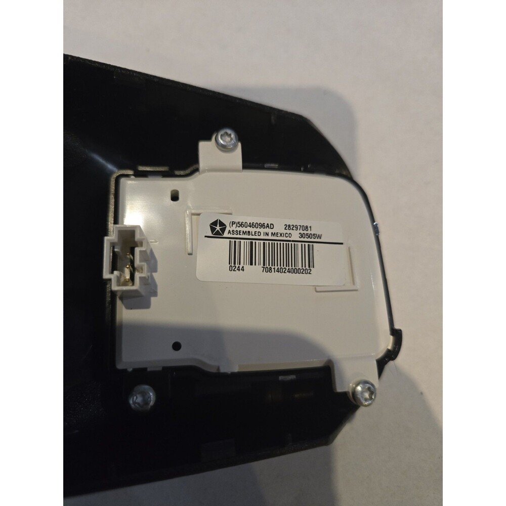 2011 - 2017 JEEP COMPASS Steering Wheel Audio Radio Control Switch OEM - Picture 4 of 5